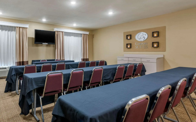 Comfort Suites near Route 66