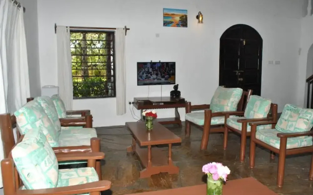 Sonnie House Diani