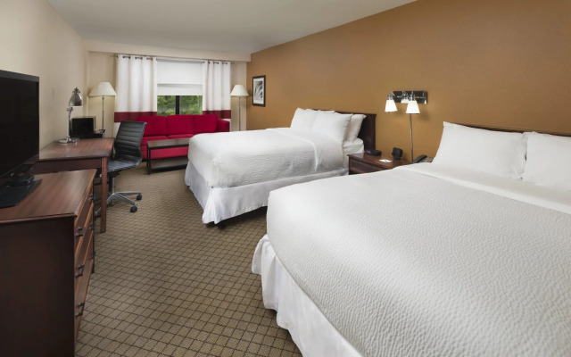 DoubleTree by Hilton Manhattan, KS