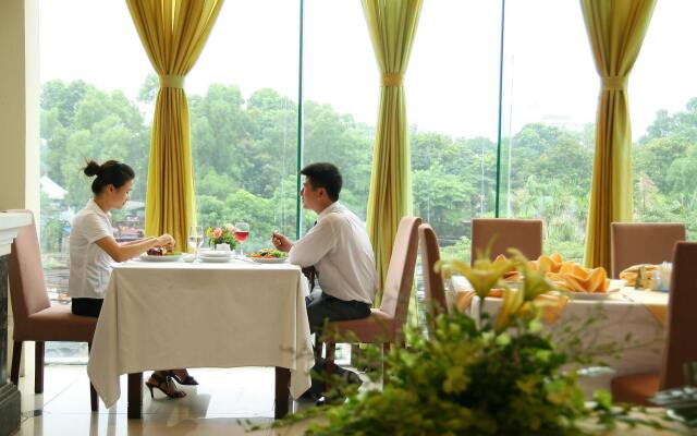 Danly Hotel