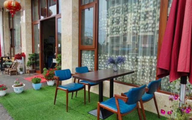 Yiyang Boutique Hotel