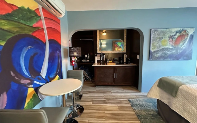 Old Crow Hotel and Suites