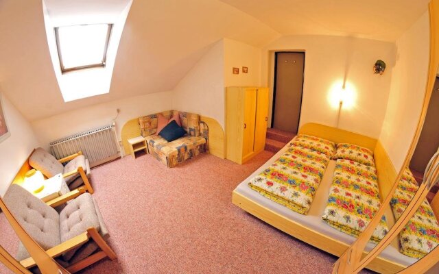 Pension 444