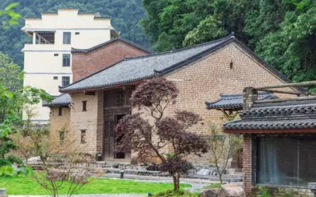 Yulong Yard (Yangshuo Yulong River Scenic Area)