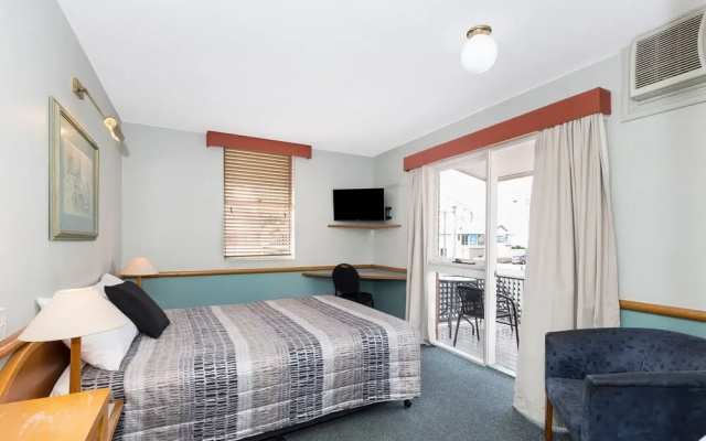 Spring Hill Inn