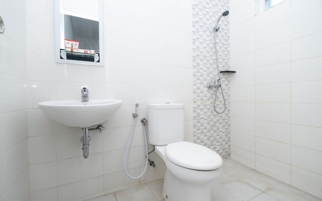 Sunshine Hostel by OYO Rooms