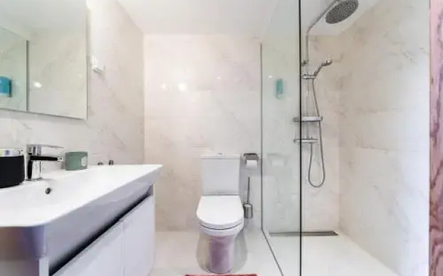 Dream Stay - Modern City Center Loft Near Bus Station