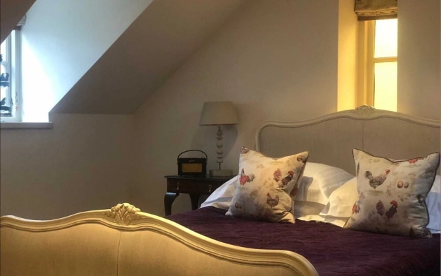 The Feathered Nest Country Inn