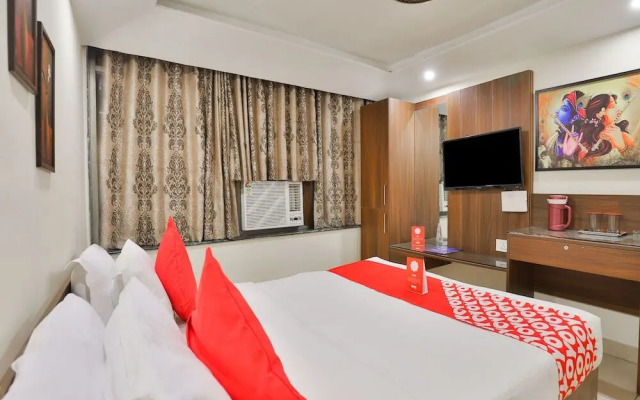 Hotel Moris Banquets by OYO Rooms