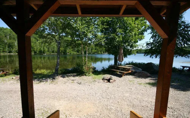 Spectacle Lake Lodge