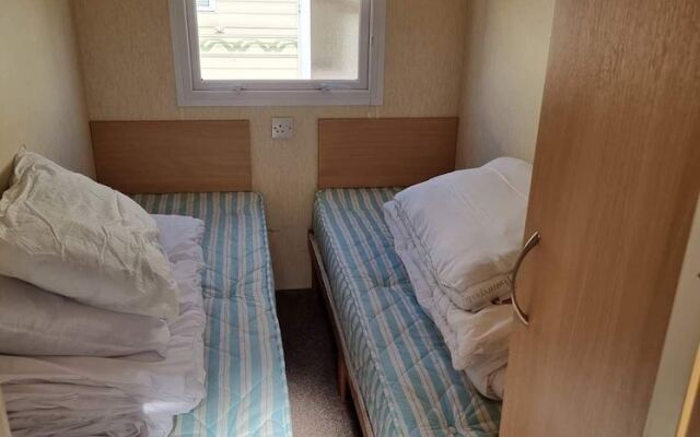 Beautiful 2-bed Caravan in Abergele Town