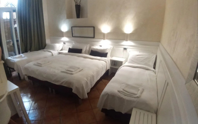 Отель Basilio 55 Rome