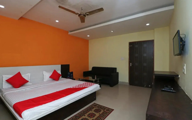 Maa Barabhuja Guest House by OYO Rooms