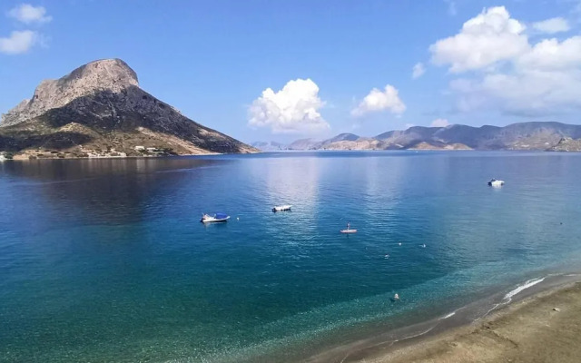 Beachside Retreat - Sleeps 4, Terrace & Views