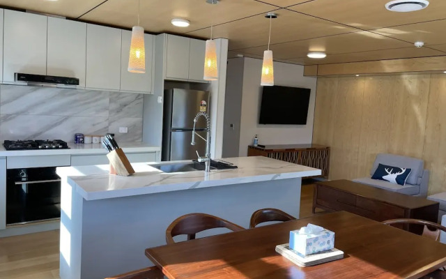 JillyLan Village Apartment