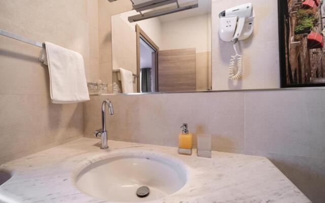 Tifani Luxury Rooms 2