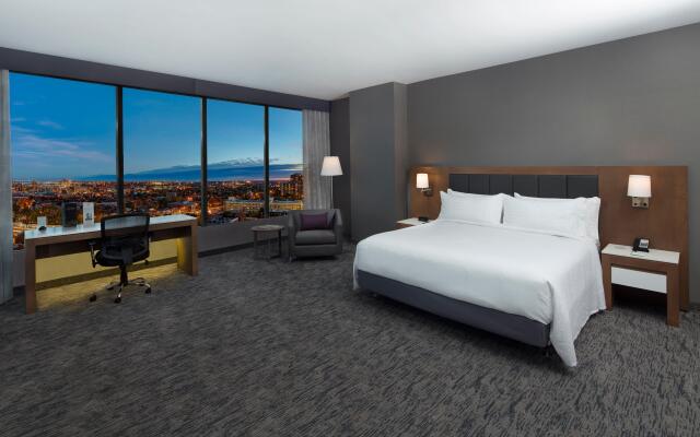Holiday Inn Hotel & Suites Montreal Centre-ville Ouest by IHG