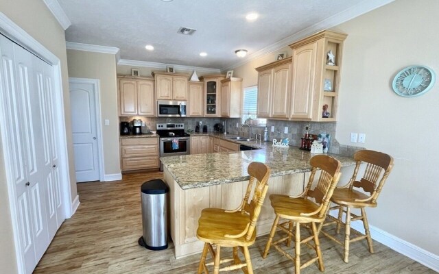 Crazy Cajun 2 Bedroom Home