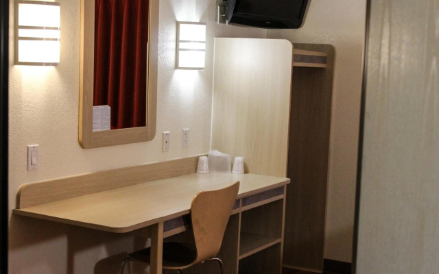 Motel 6 Fort Lupton, CO