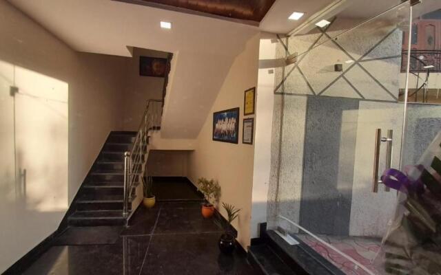 Hotel Sunstays Oppsite Bus stand