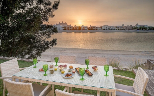 The Palm Jumeirah Villas - Frond E