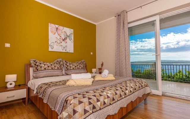 Apartment in Dramalj Near Beach & Pool