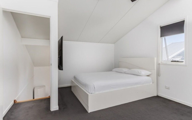 Pandanus Pocket - 13 – Guest Rooms – Casuarina
