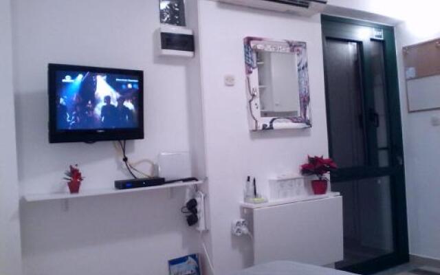 Assi Room