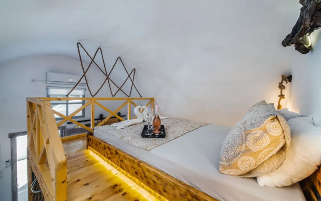 Asera Suites Near Kamari Beach