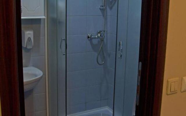 Garni Hotel Tri "O"
