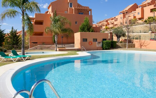 3 Bedroom Apartment with Jacuzzi JO2