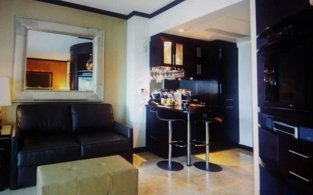 Apartment At De Soleil Hotel On Ocean Drive