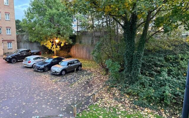 East London Apartment Near Station & Free Parking