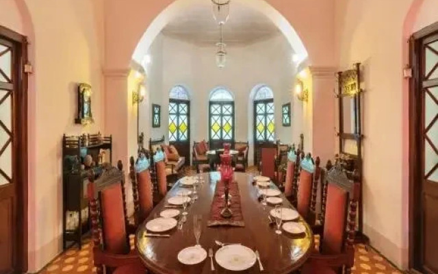 SaffronStays Parsi Manor
