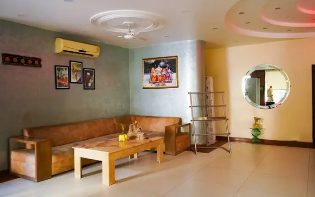 Roomshala 025 Hotel RTS