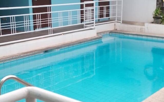 Platinum Hotel