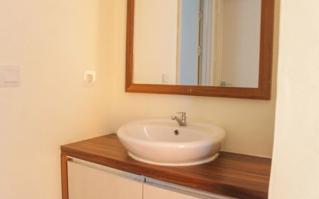 Modern Comfy 3BR Meikarta Apartment