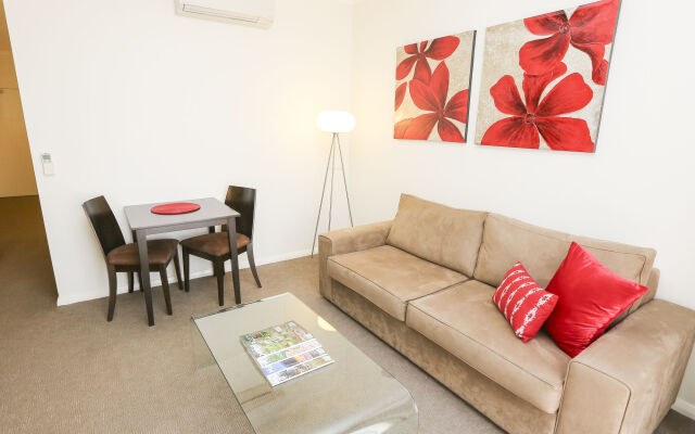 Indulge Apartments - Ontario