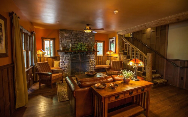 Lake McDonald Lodge - Inside the Park