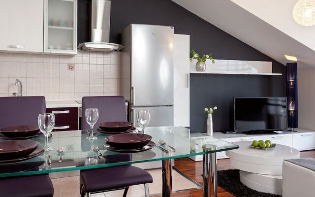 Sea-view Holiday Home in Trogir With Garden