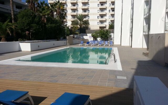 Eó Las Rosas Aparthotel