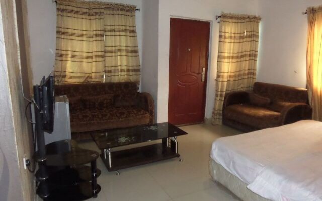 Keblat Hotel  Suites