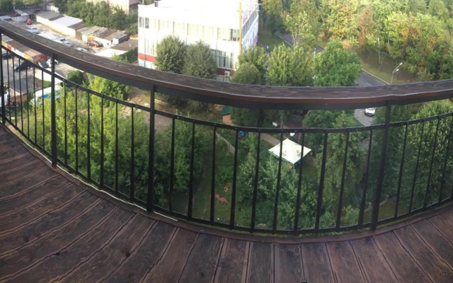 Flatsy at Botanichniy Sad underground