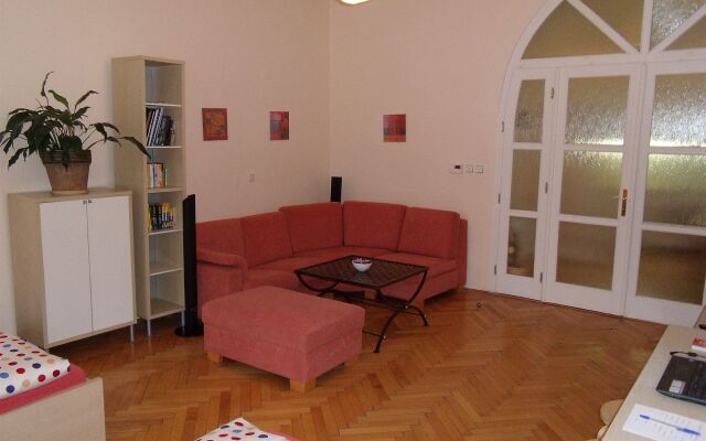 Apartments Tynska 7