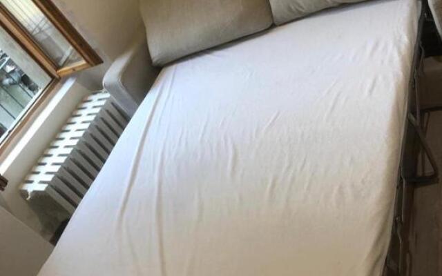 Supercentral one room flat, 16 min to Bergamo airport