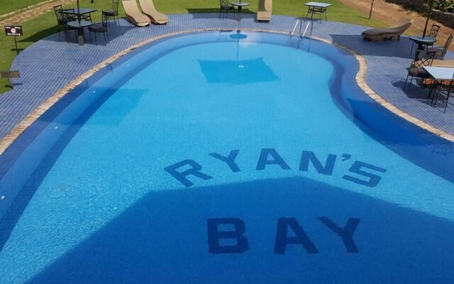 Ryan's Bay Hotel