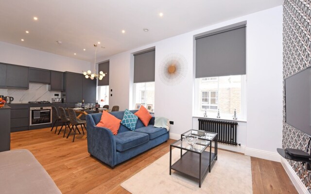 Stylish & Spacious Deluxe Apartments near Victoria Station