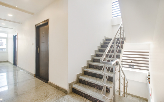 Fabhotel Corner Courtyard- Nr KIMS Hospital, Kondapur