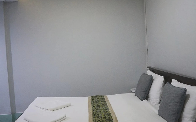 Marina Hut Guest House
