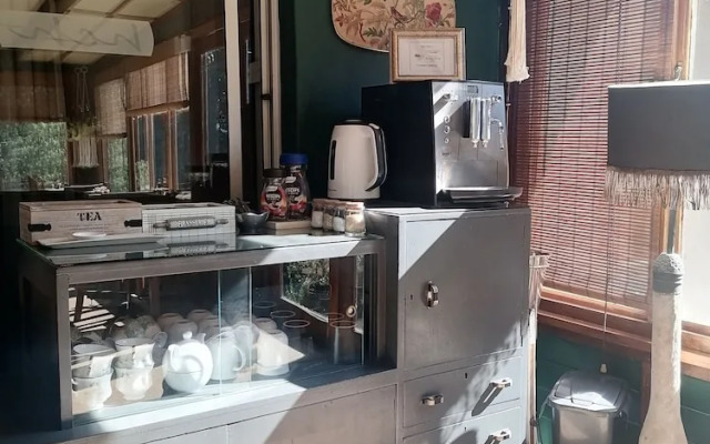 Hawklee Country House